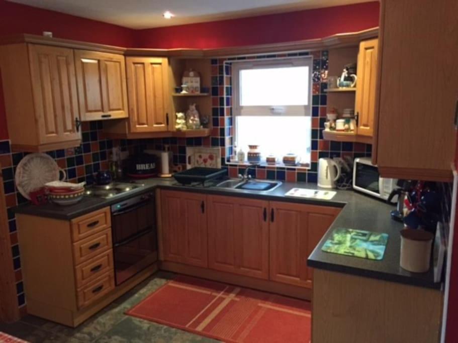 Primrose Cottage, Bushmills - Cosy Self Catering Property Extérieur photo