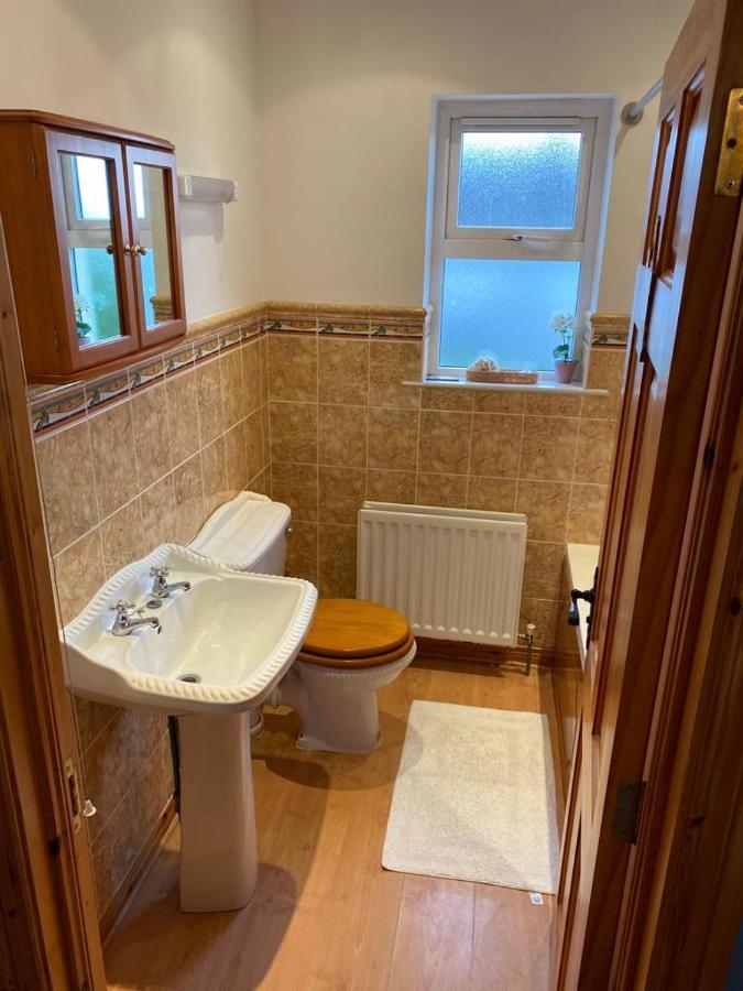 Primrose Cottage, Bushmills - Cosy Self Catering Property Extérieur photo